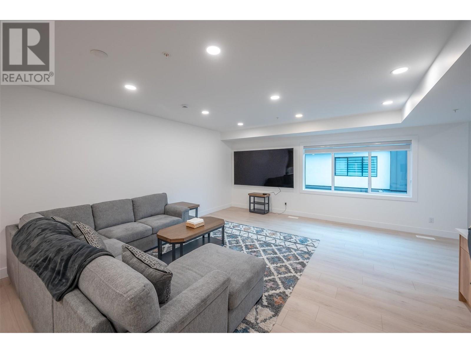10615 ELLIOTT Street Unit# 103, summerland, British Columbia