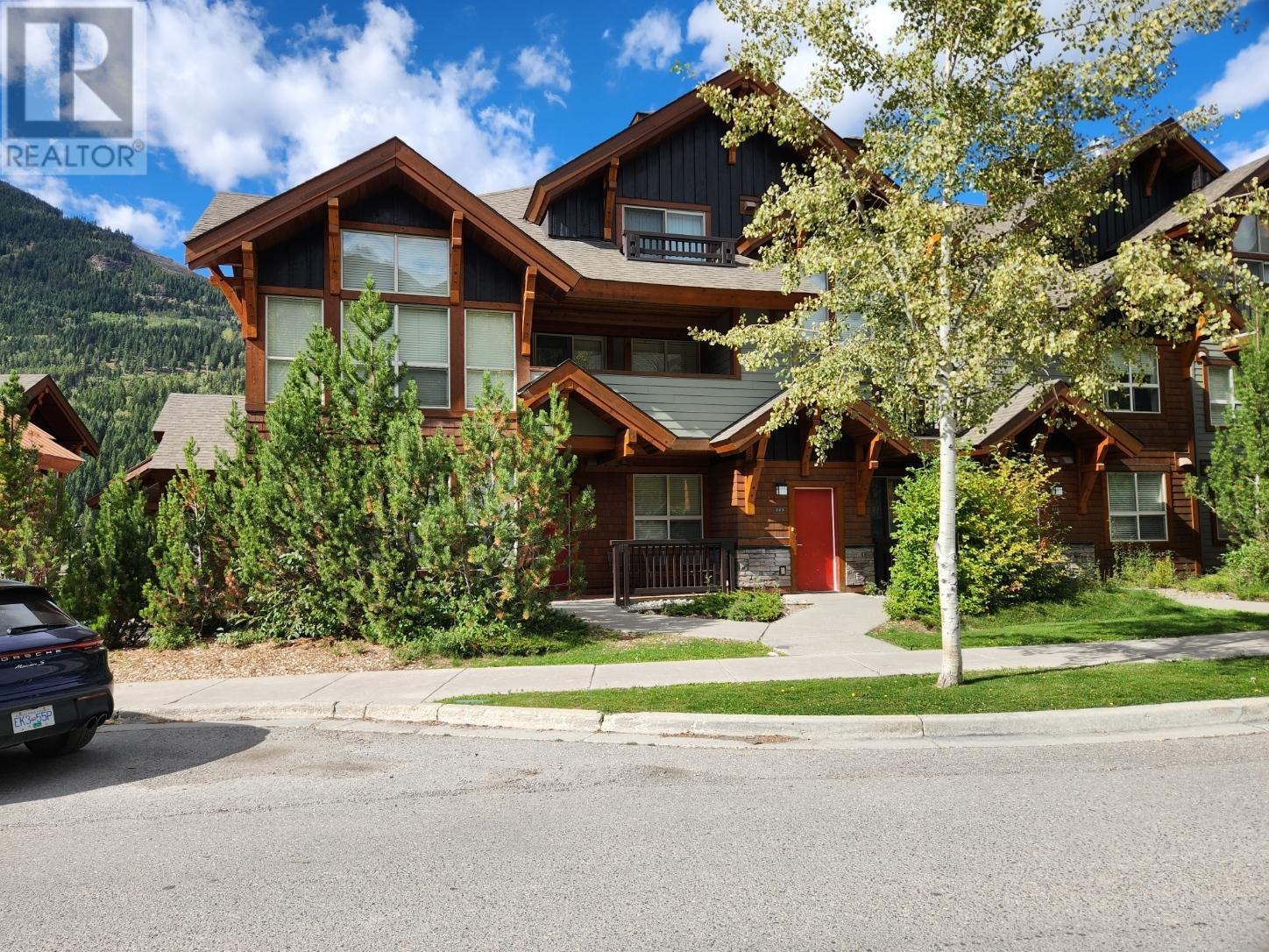 2049 SUMMIT Drive Unit# 211A, panorama, British Columbia