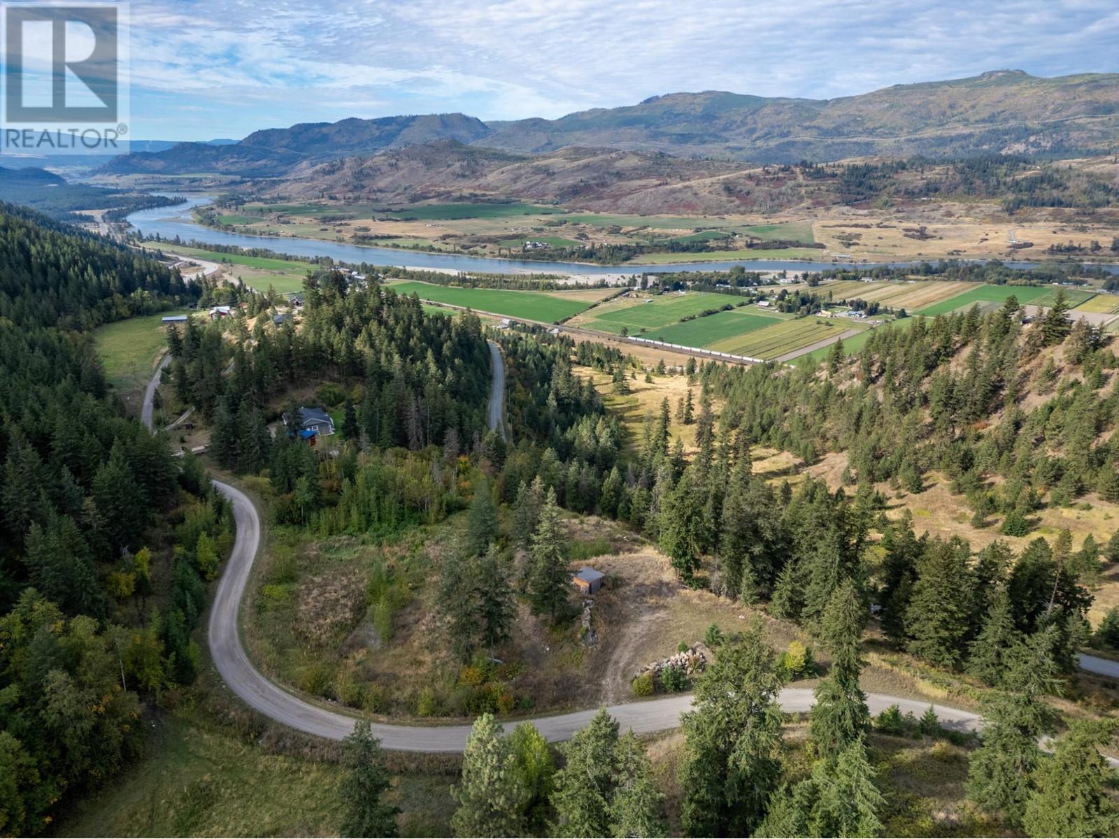 7 RIVERWIND Drive, chase, British Columbia