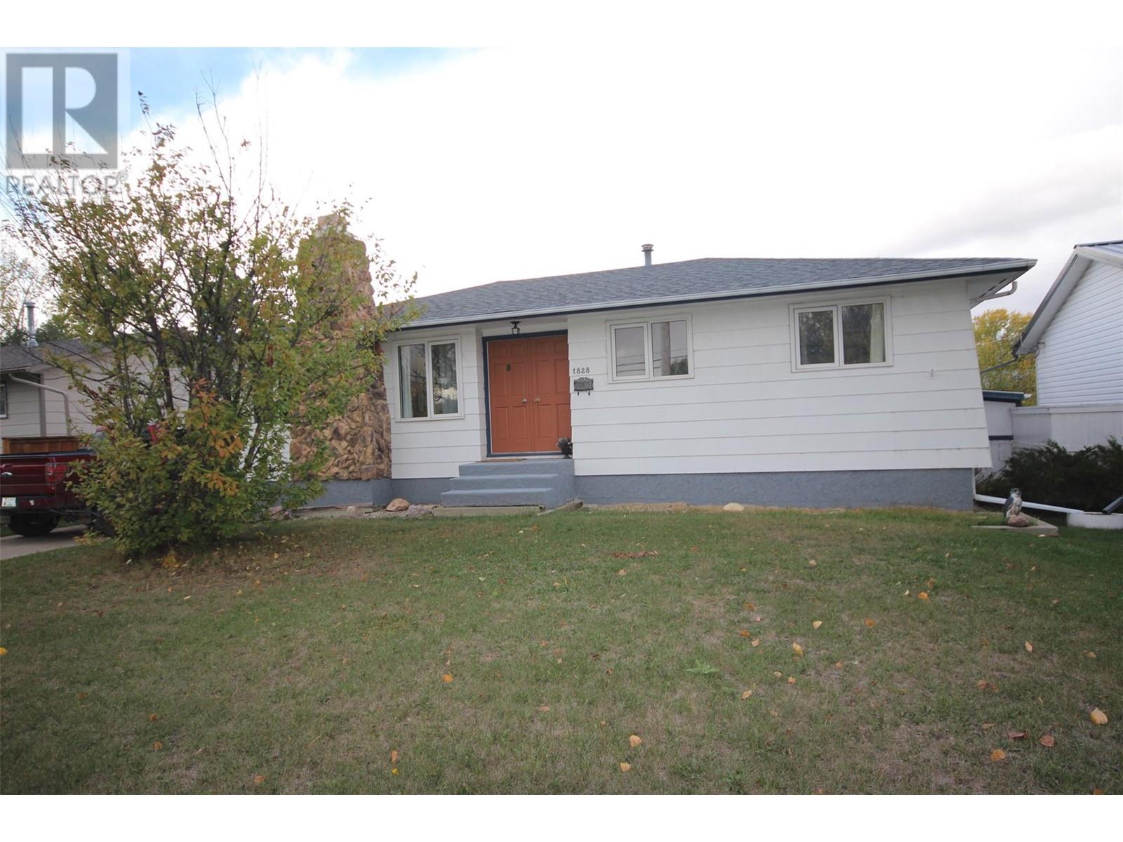 1828 108 Avenue, dawson creek, British Columbia