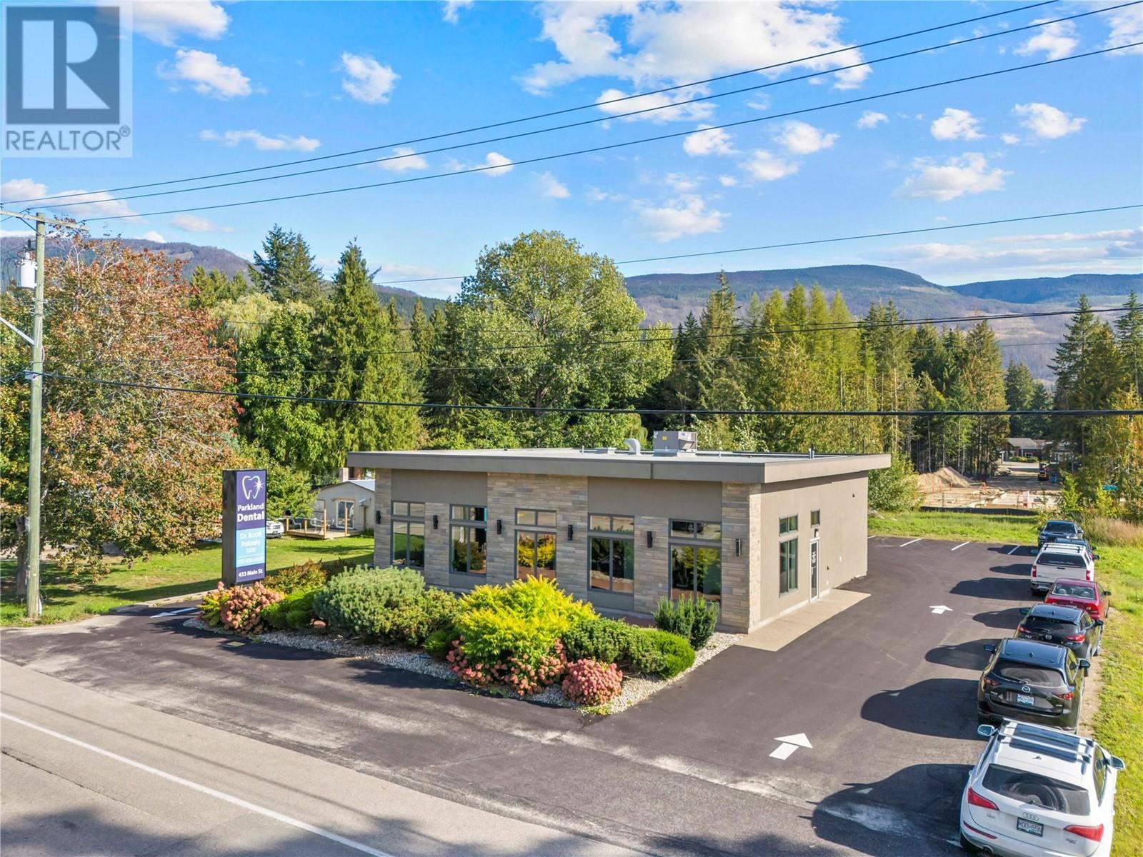 433 Main Street, sicamous, British Columbia