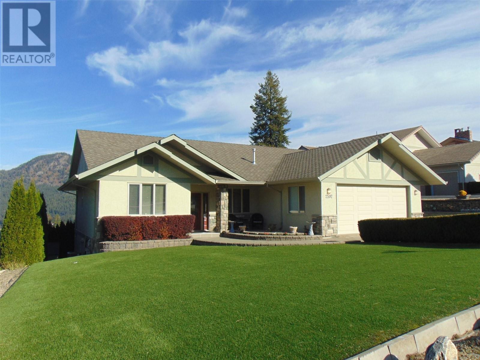 2597 Grandview Place, blind bay, British Columbia