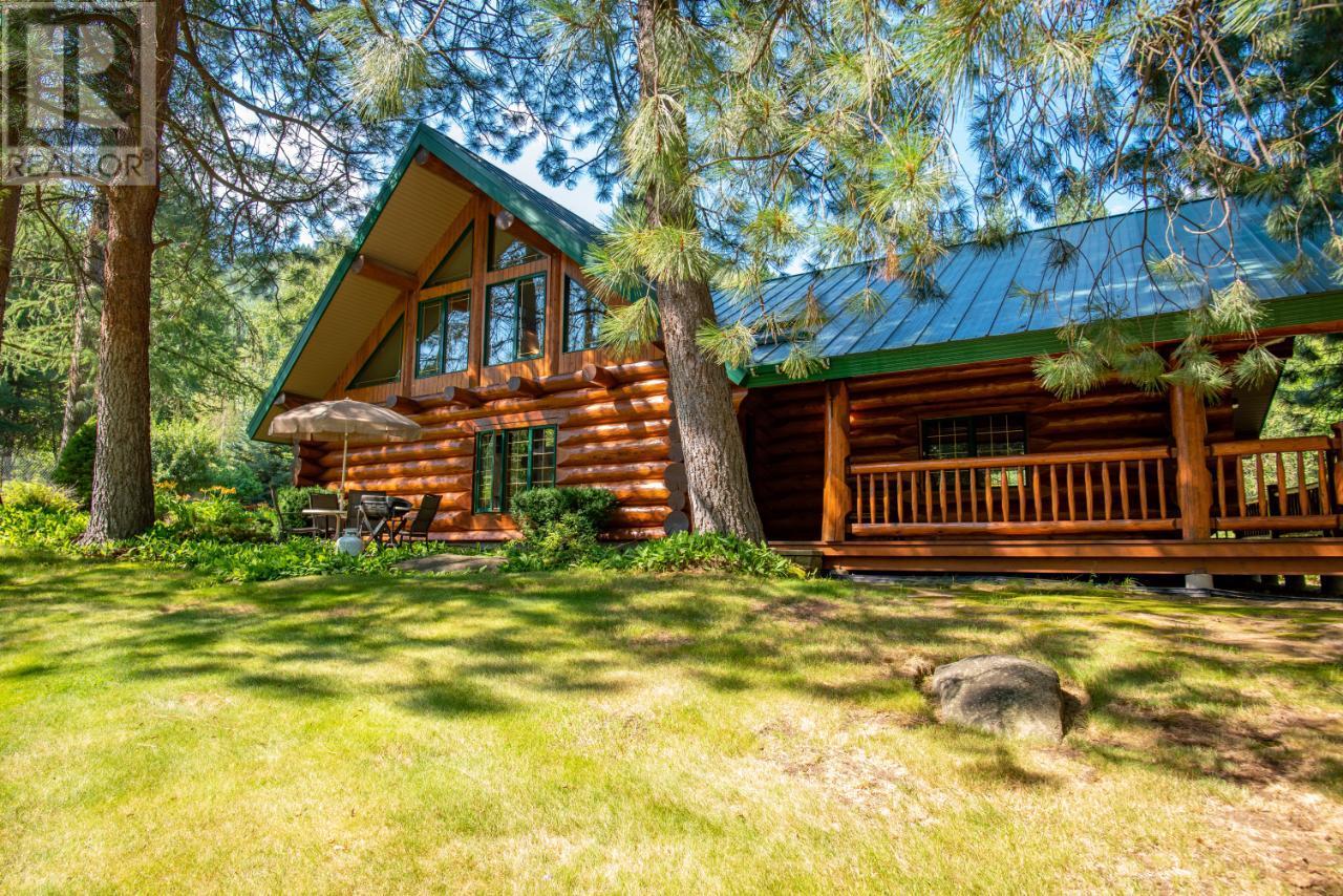 3150 HANNA CREEK Road, warfield, British Columbia