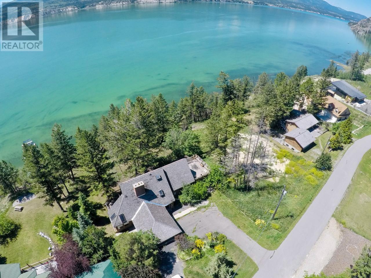 8397 RICHARDSON Crescent, canal flats, British Columbia