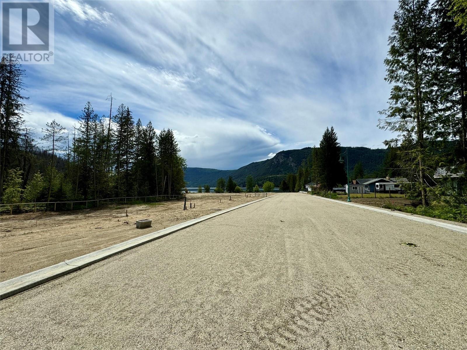 13 Wiseman Creek Court, sicamous, British Columbia