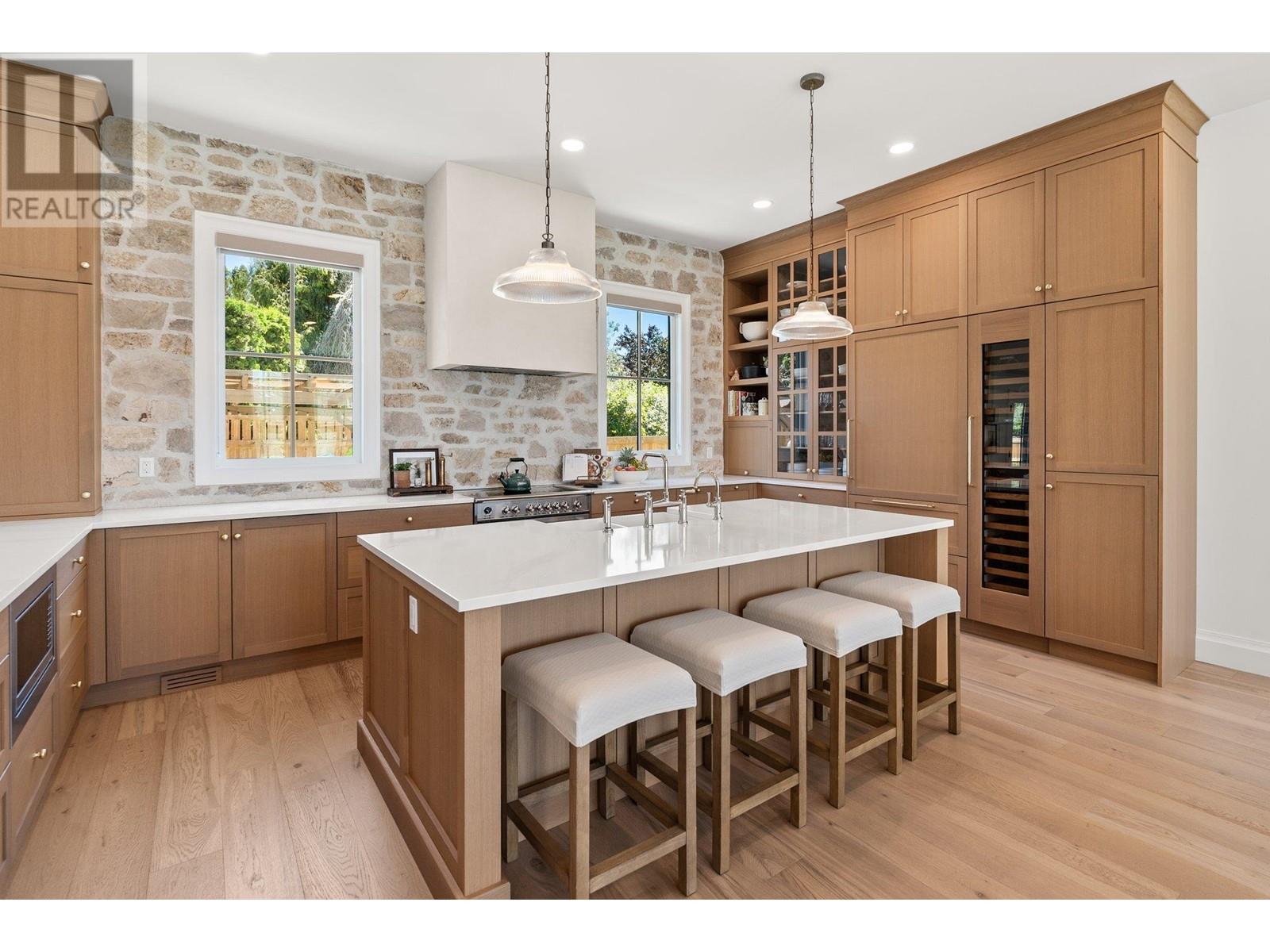 4015 Belmont Road, kelowna, British Columbia