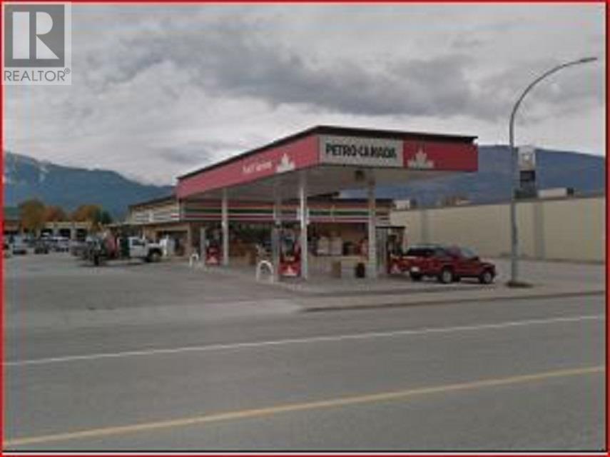401 Victoria Road W, revelstoke, British Columbia
