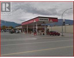 401 Victoria Road W, revelstoke, British Columbia