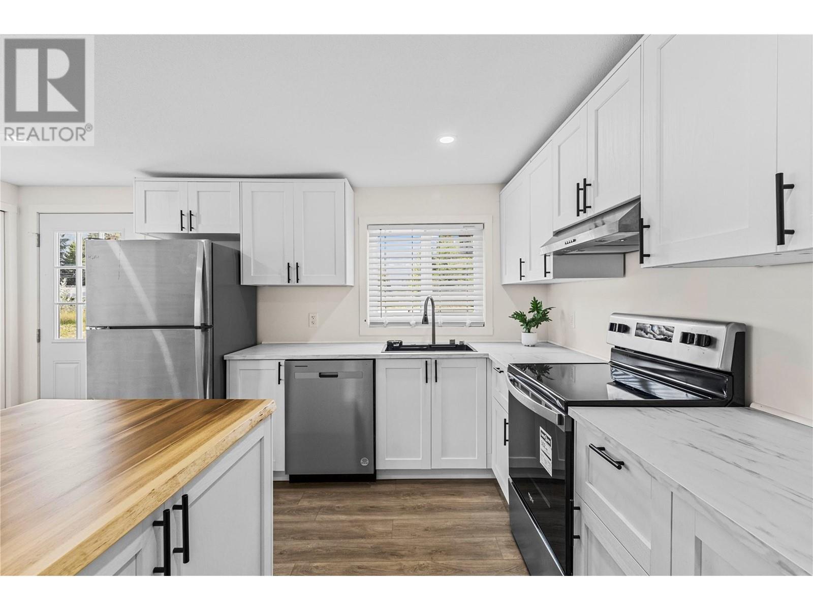 5 97A Highway Unit# 30, sicamous, British Columbia