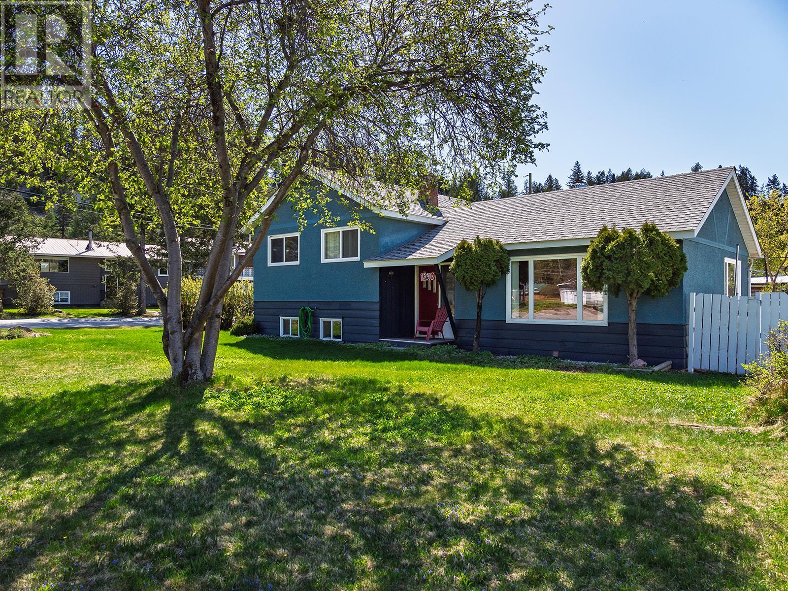 1230 12th Street S, golden, British Columbia