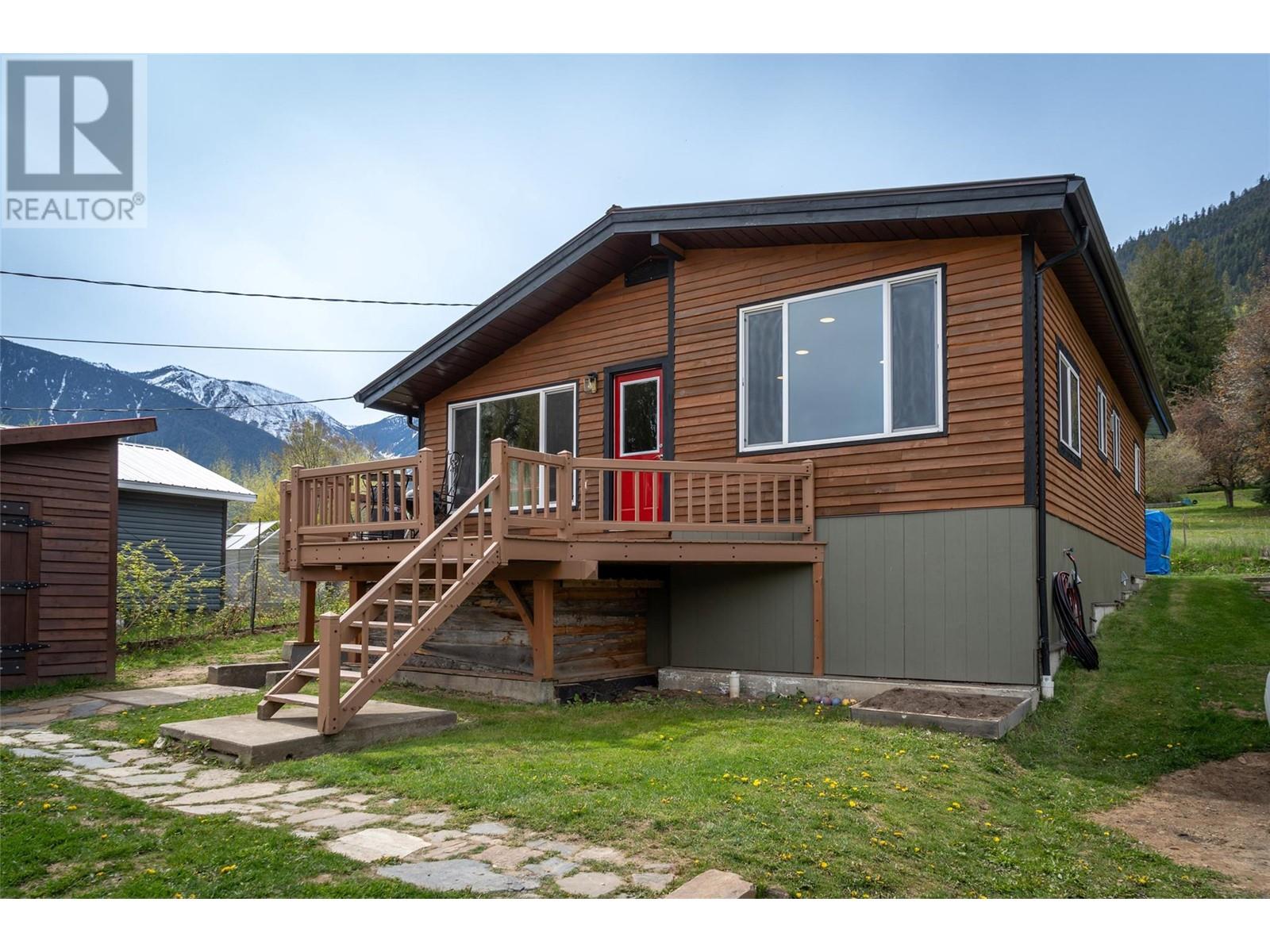 127 8TH North Street, kaslo, British Columbia