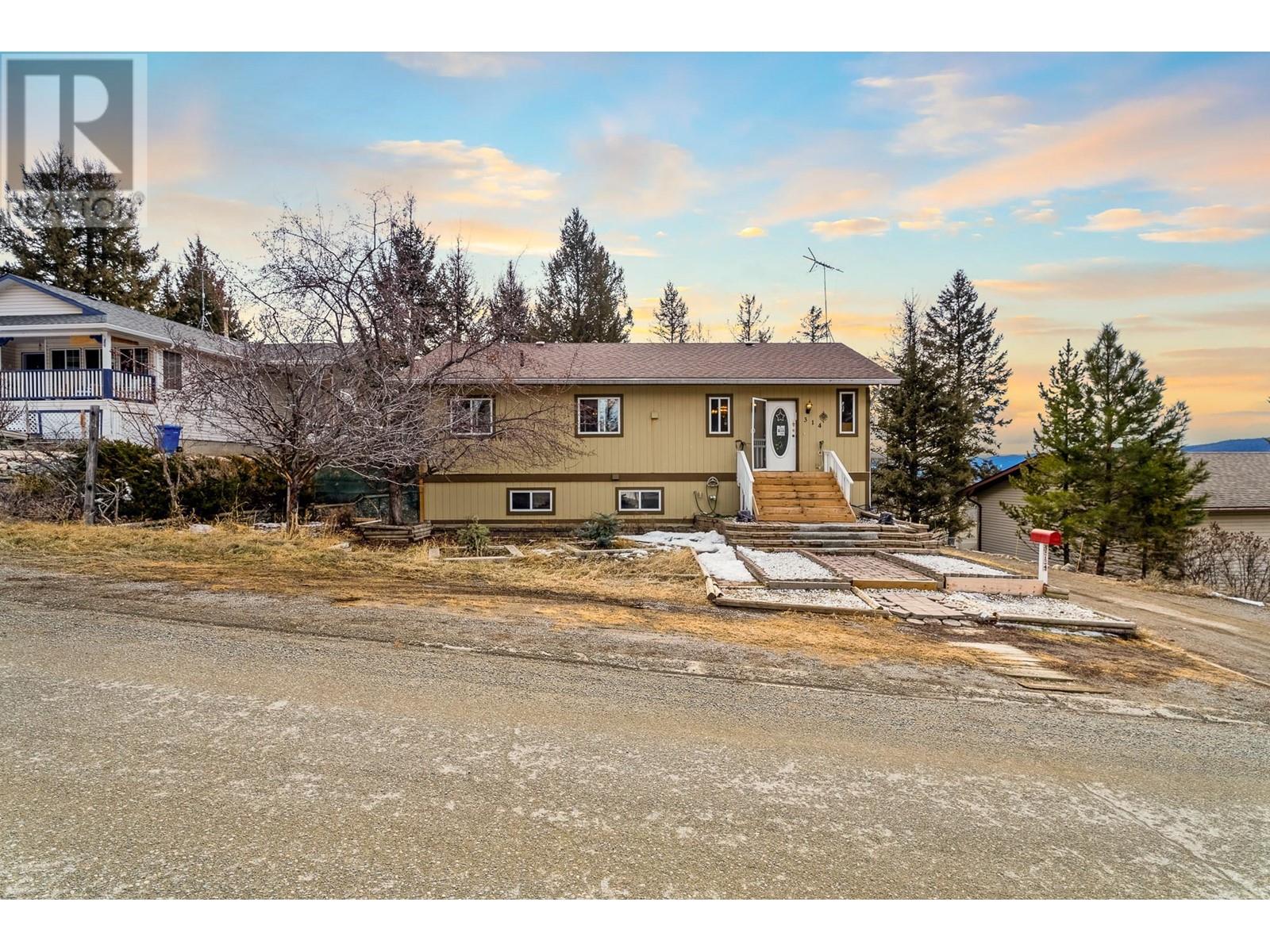 314 LINDEN Road, logan lake, British Columbia