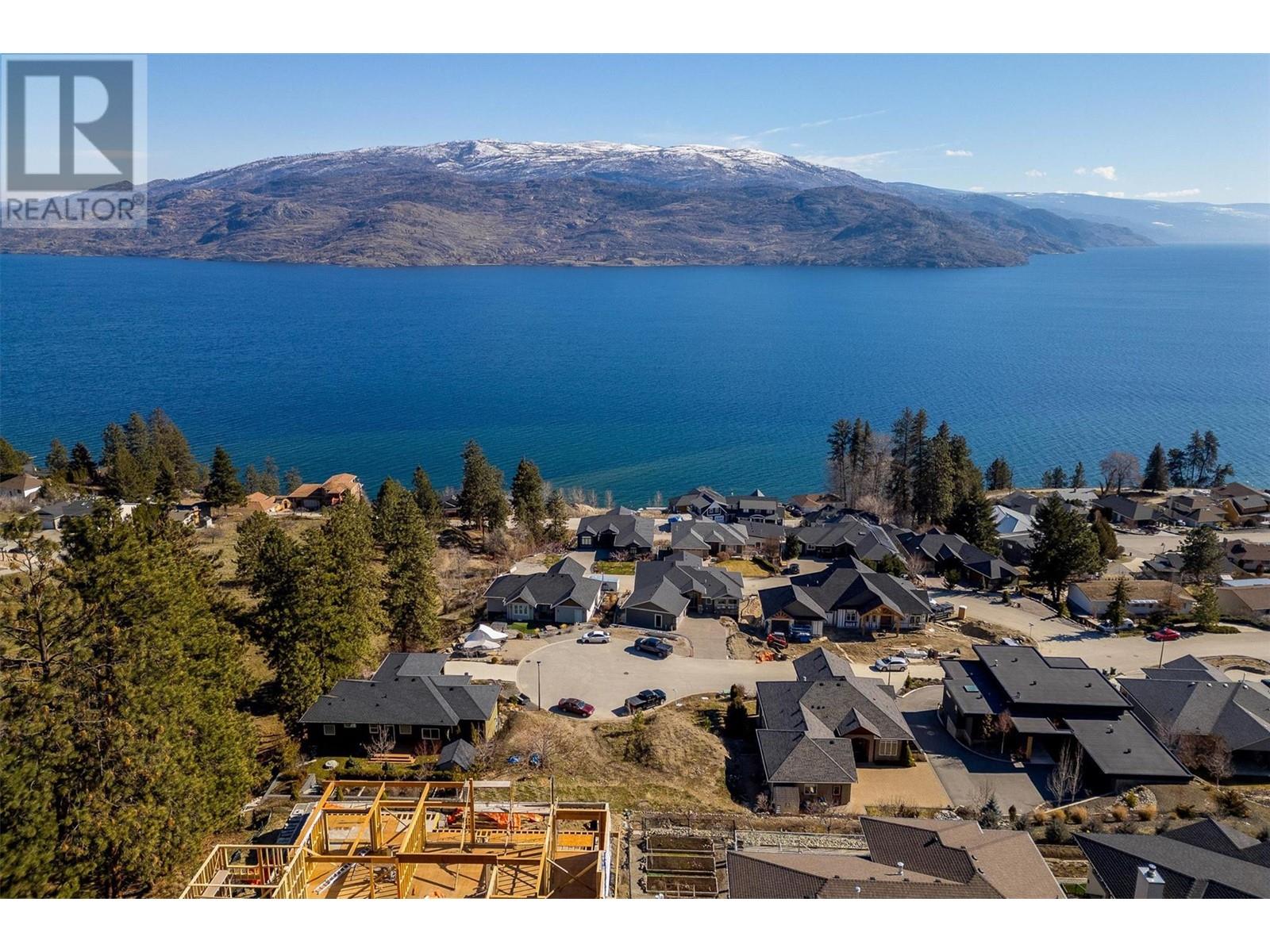 6486 Sherburn Road, peachland, British Columbia