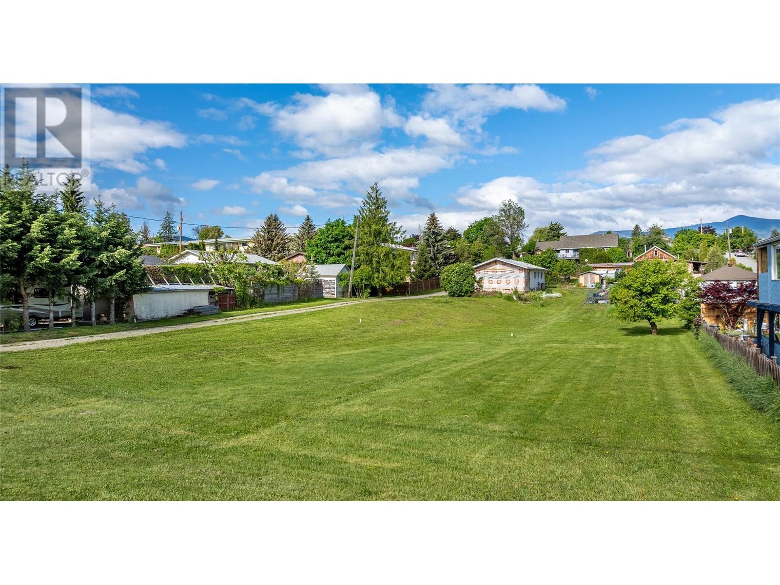 517 16TH Avenue, creston, British Columbia