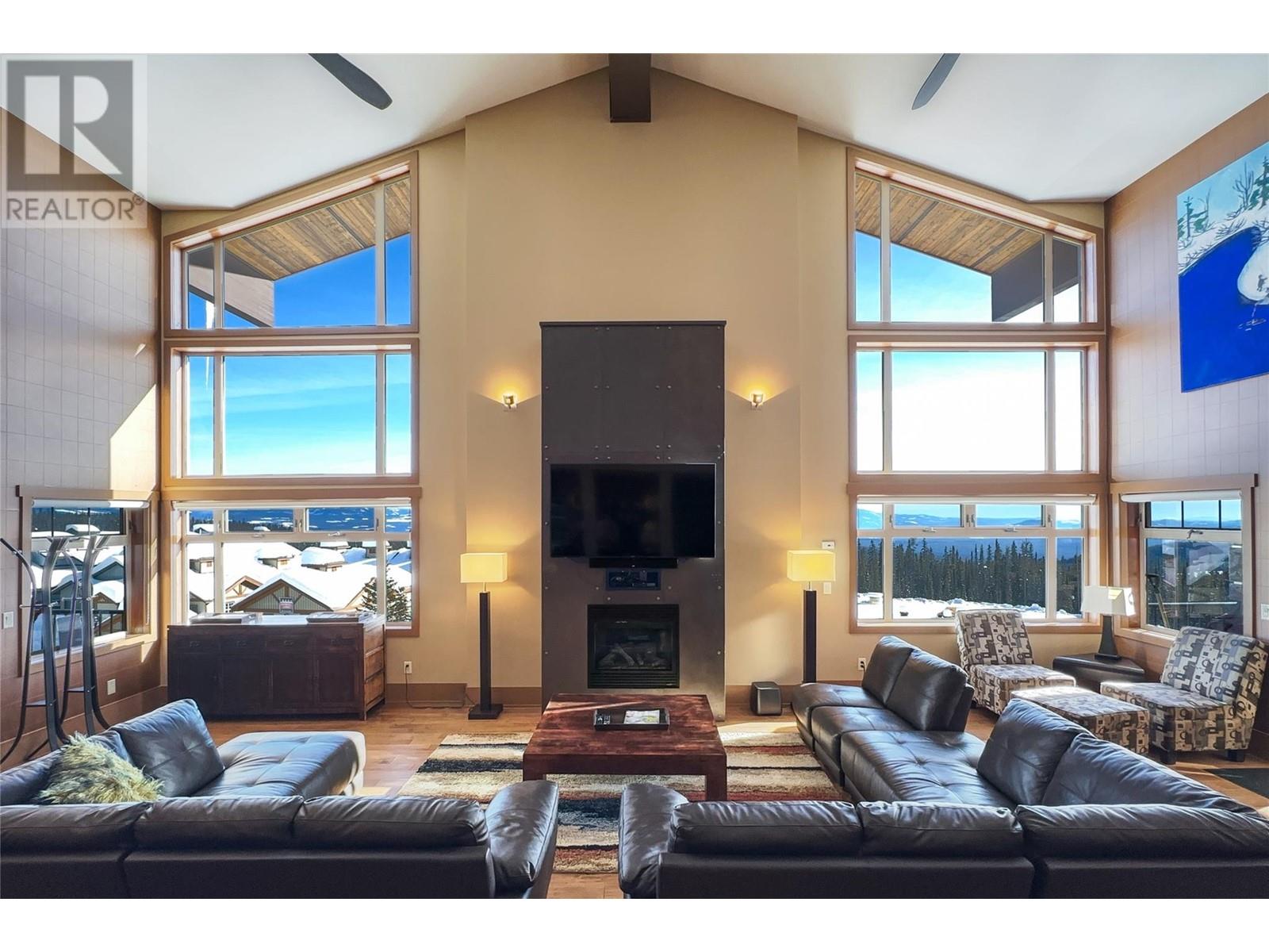 5030 Snowbird Way Unit# 402, big white, British Columbia