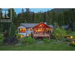 6890 HARROP-PROCTER Road, harrop, British Columbia