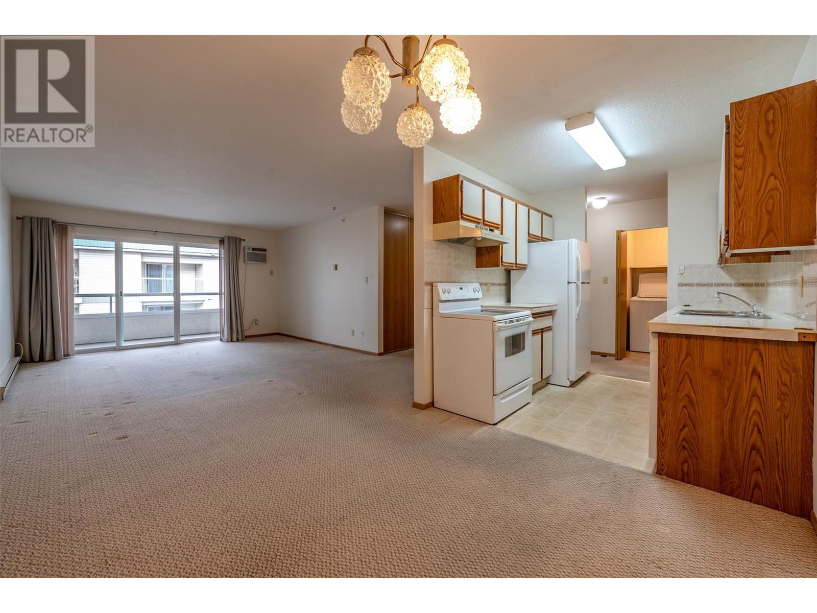 284 YORKTON Avenue Unit# 404, penticton, British Columbia