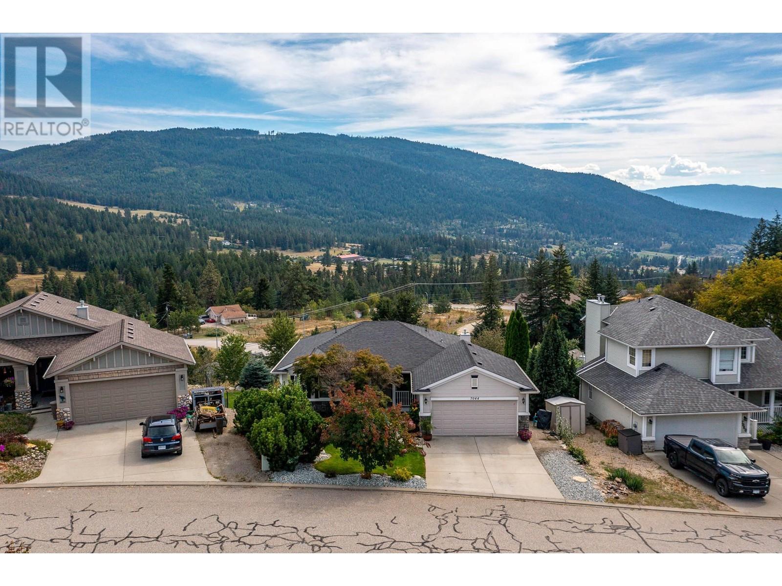 7044 Nakiska Drive, vernon, British Columbia
