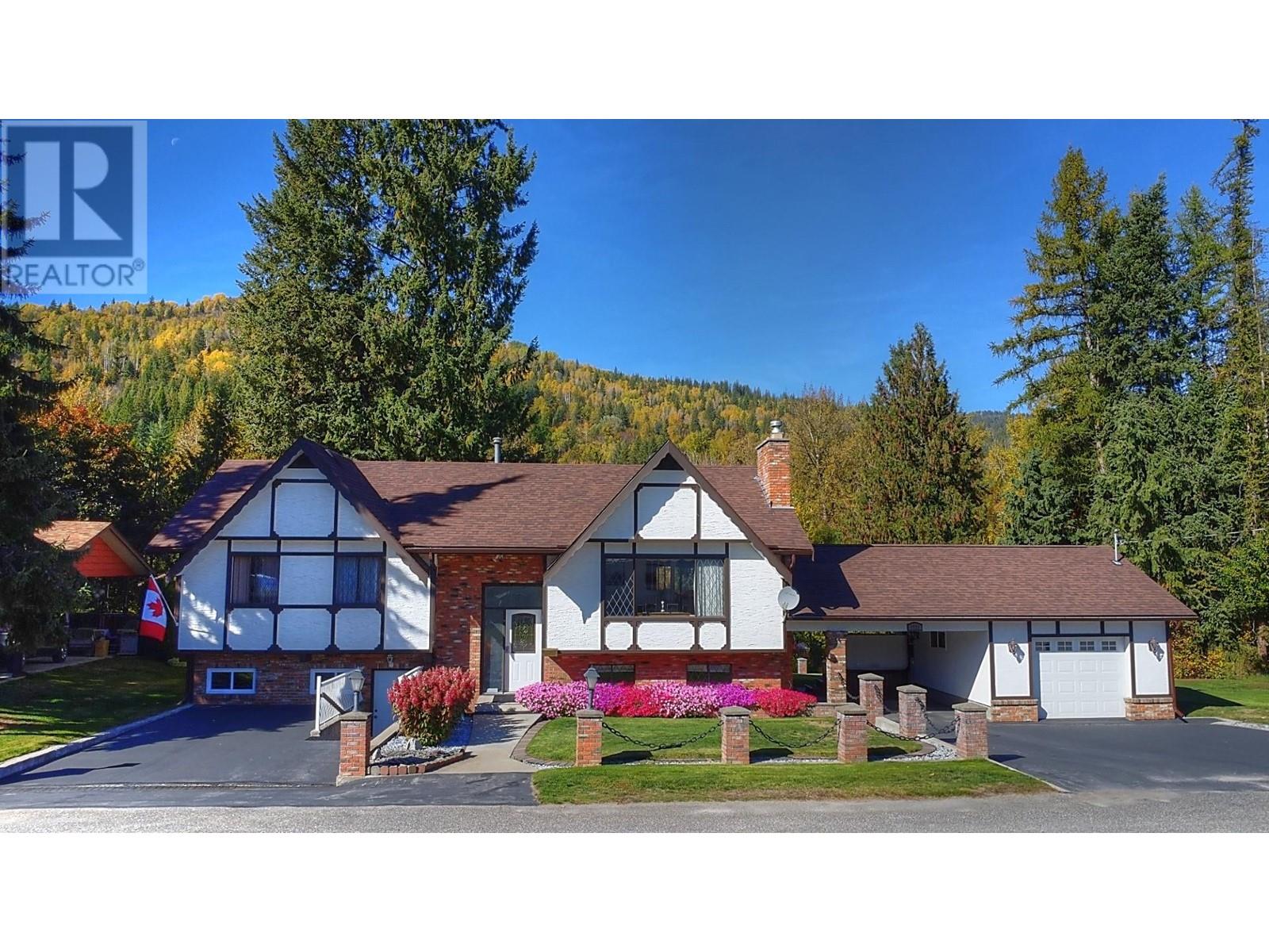 1731 BARRETT Drive, fruitvale, British Columbia