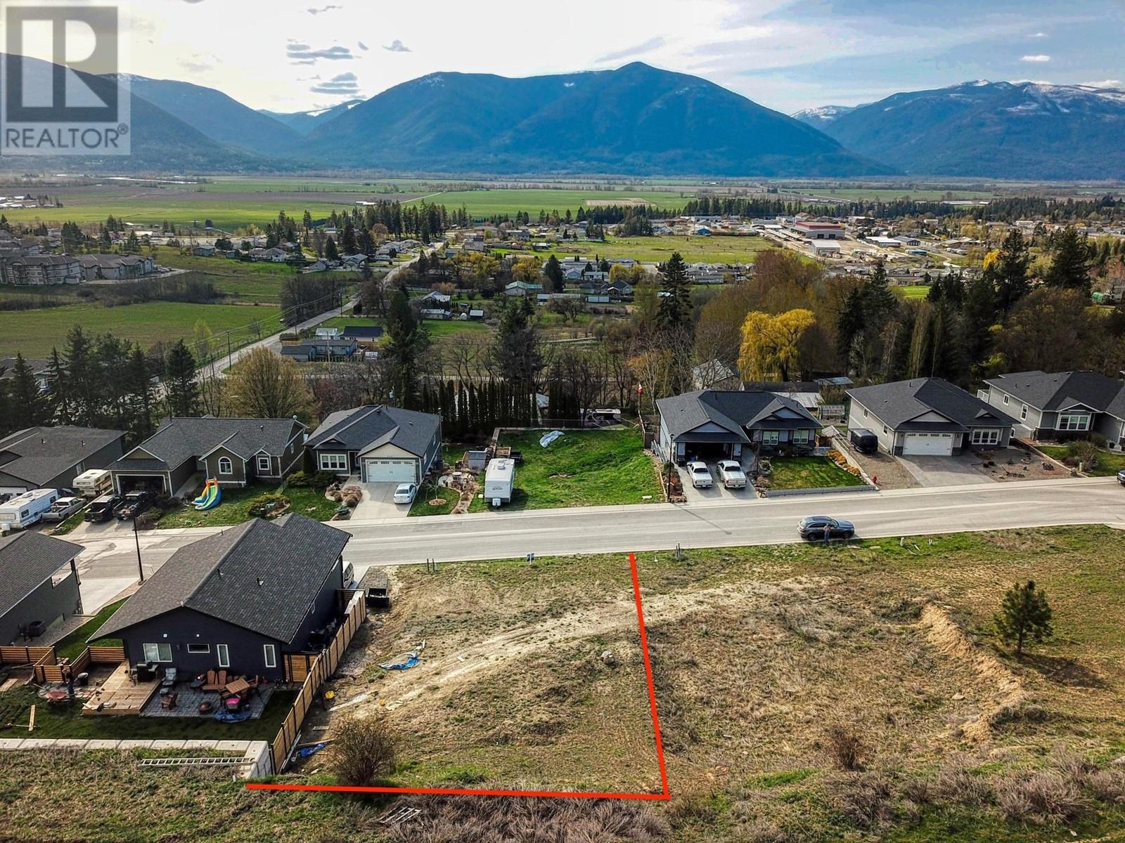 1126 12TH Avenue N, creston, British Columbia