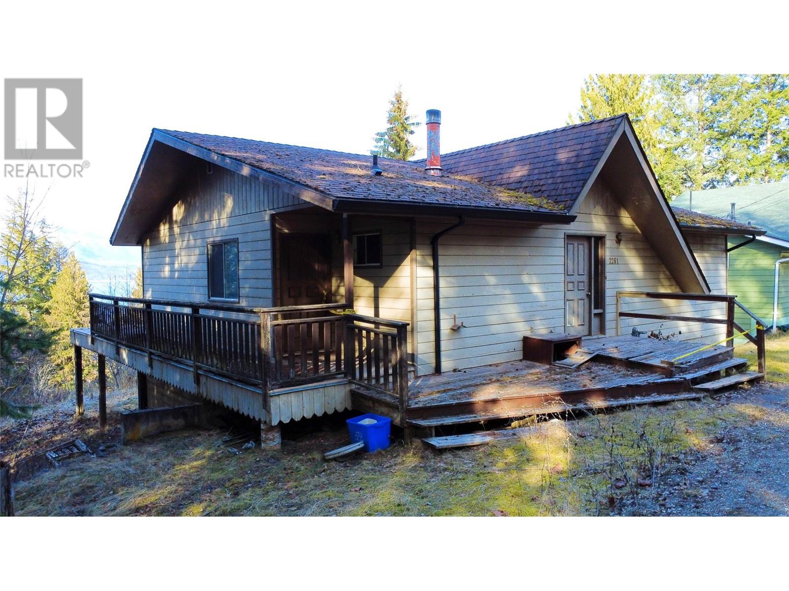 2261 Lakeview Drive, sorrento, British Columbia