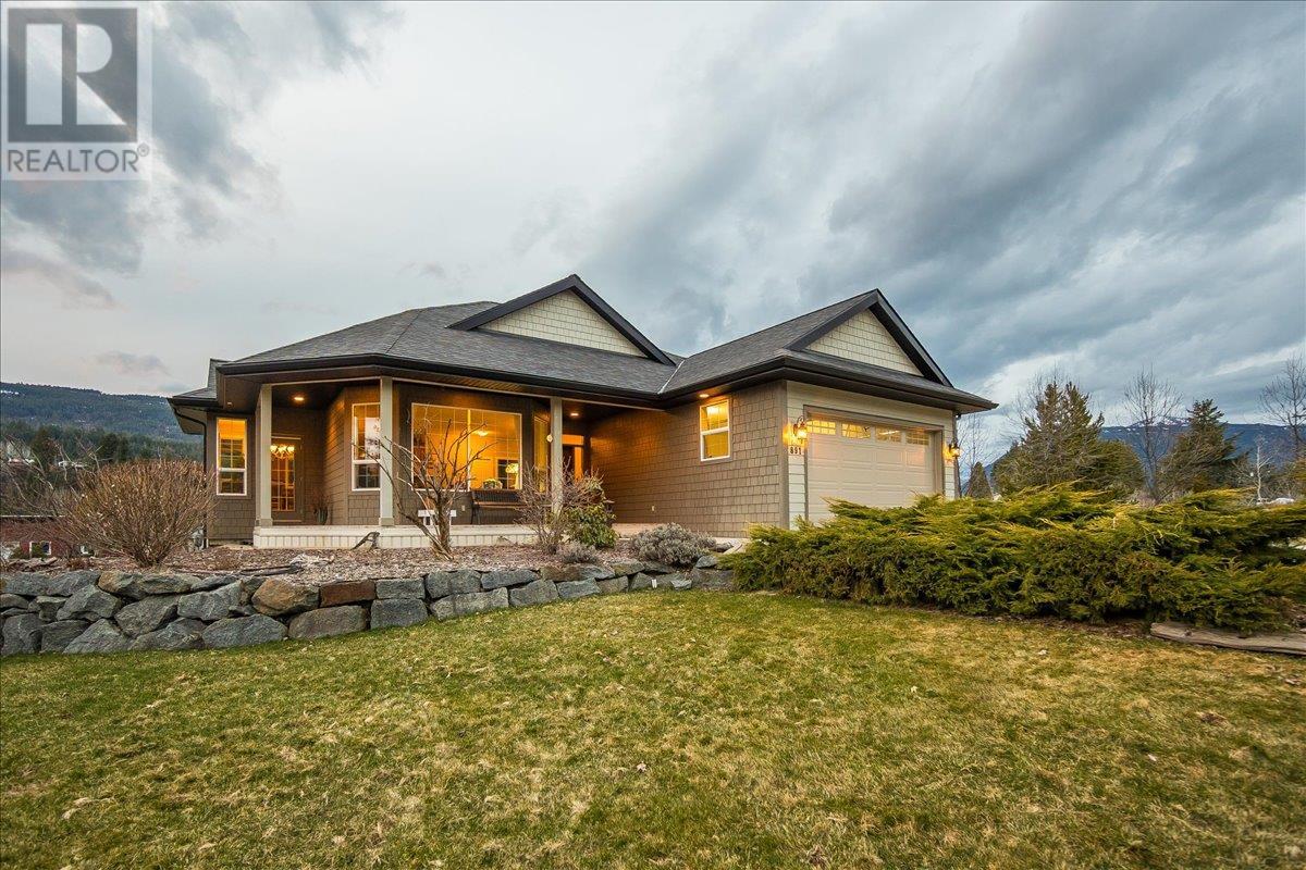 891 WATERLOO Road, castlegar, British Columbia