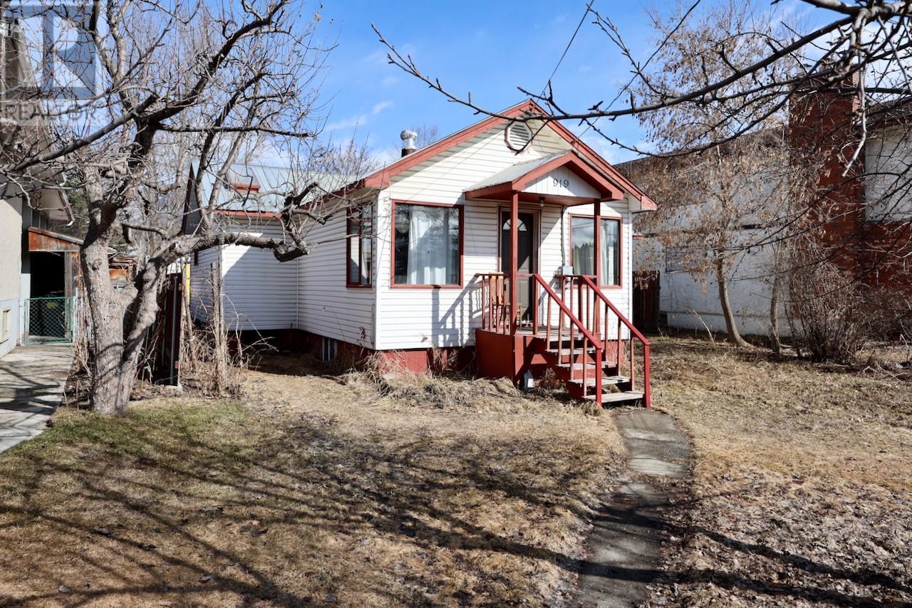 919 10th Street, golden, British Columbia