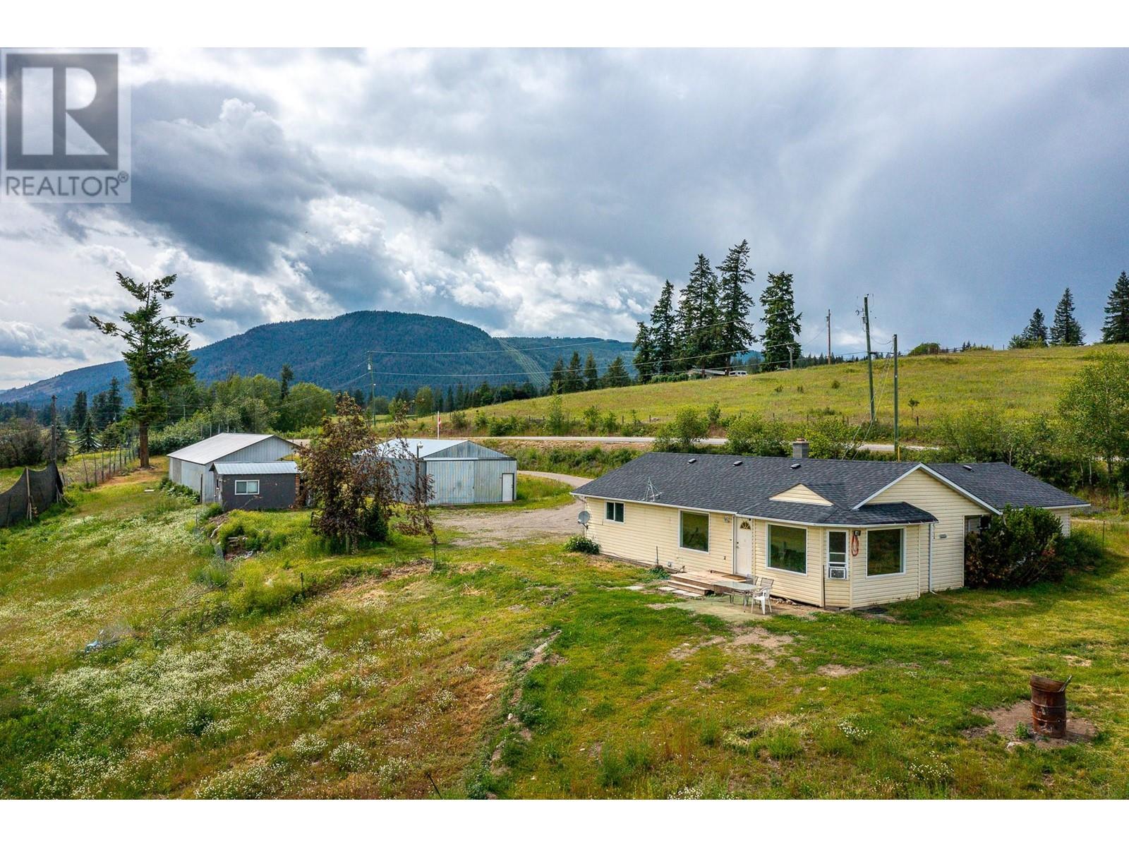3575 Canyon Road, spallumcheen, British Columbia