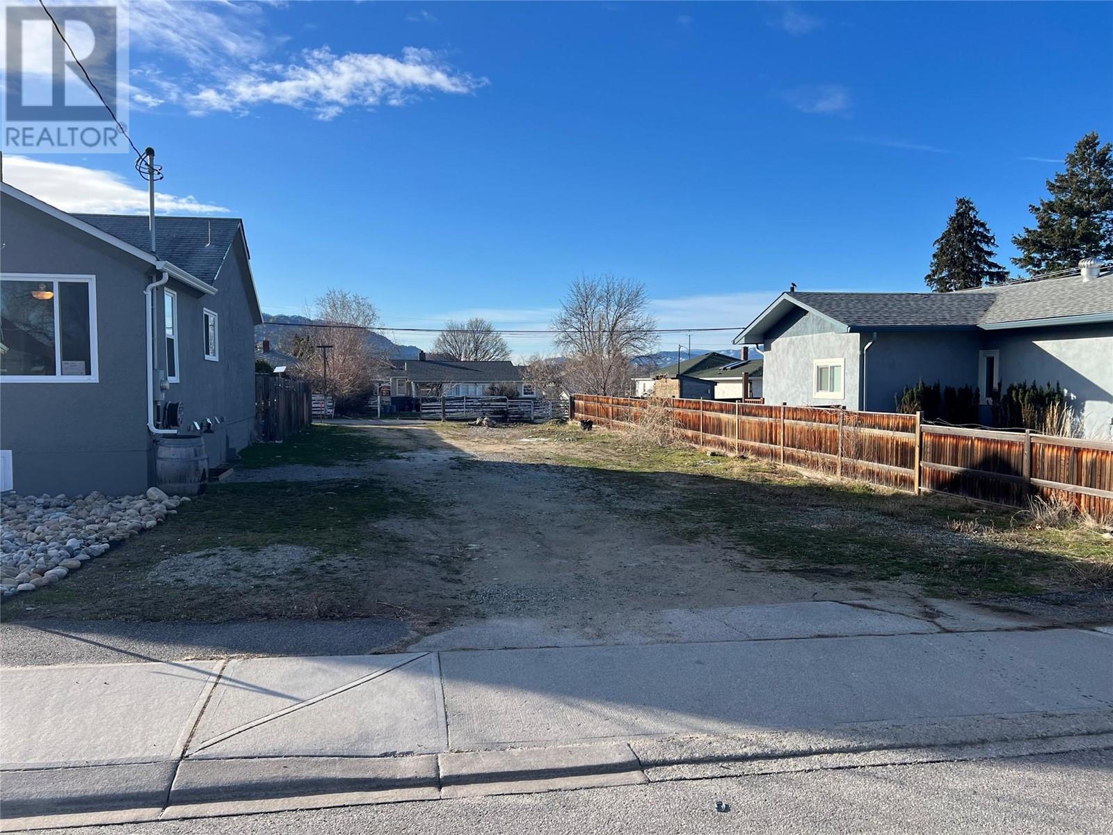 424 Bennett Avenue, penticton, British Columbia