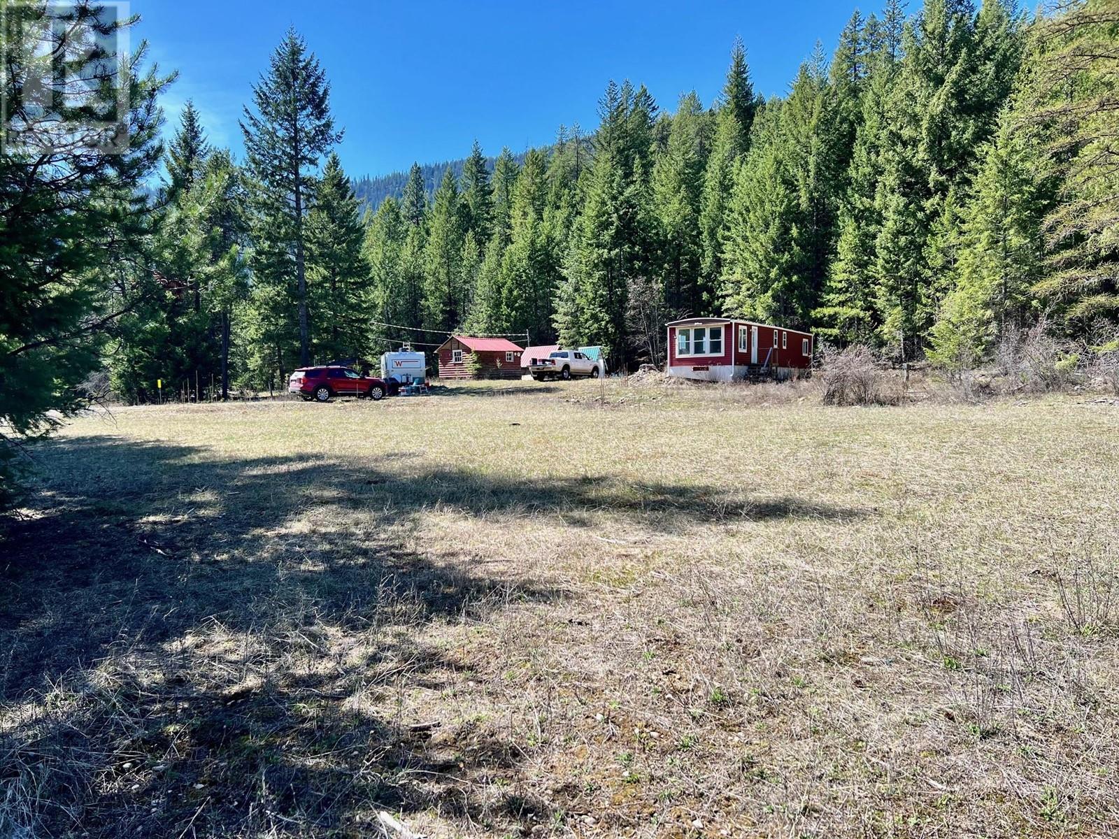 6914 95 Highway, kingsgate, British Columbia