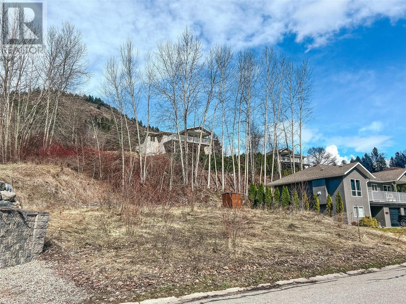 938 7th Street, montrose, British Columbia