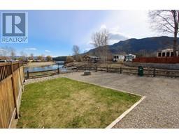 13 Marina Way, lee creek, British Columbia