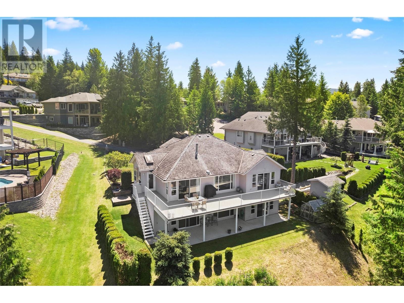 2592 Alpen Paradies Road Unit# 12, blind bay, British Columbia