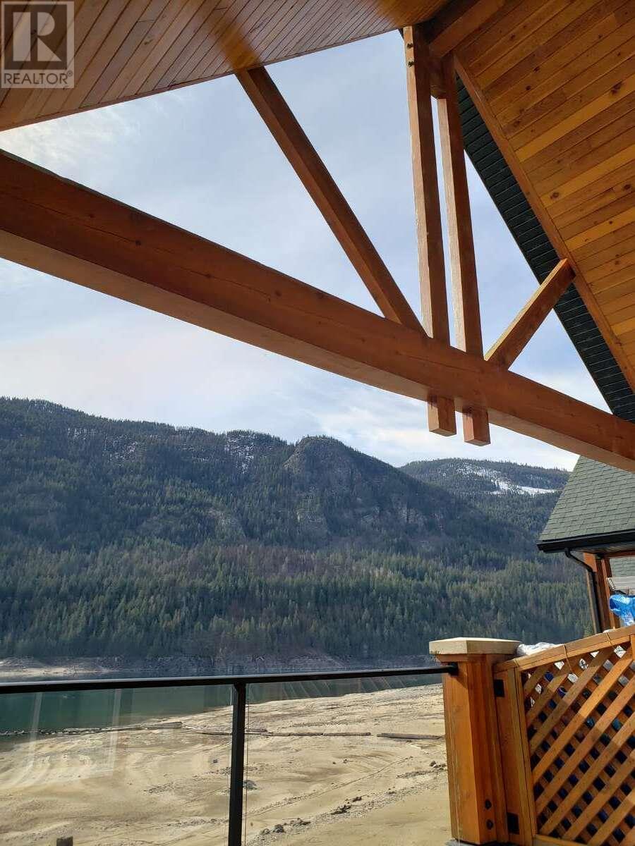 5570 Broadwater Road Unit# 318, castlegar, British Columbia