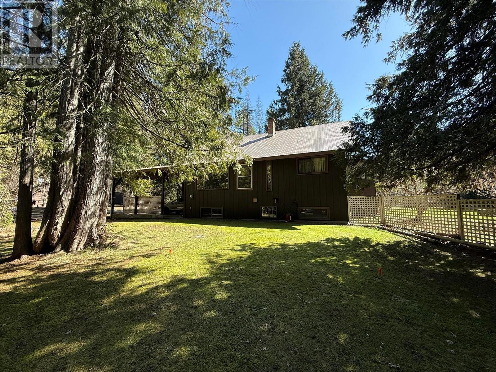 5640 Rays Road, winlaw, British Columbia