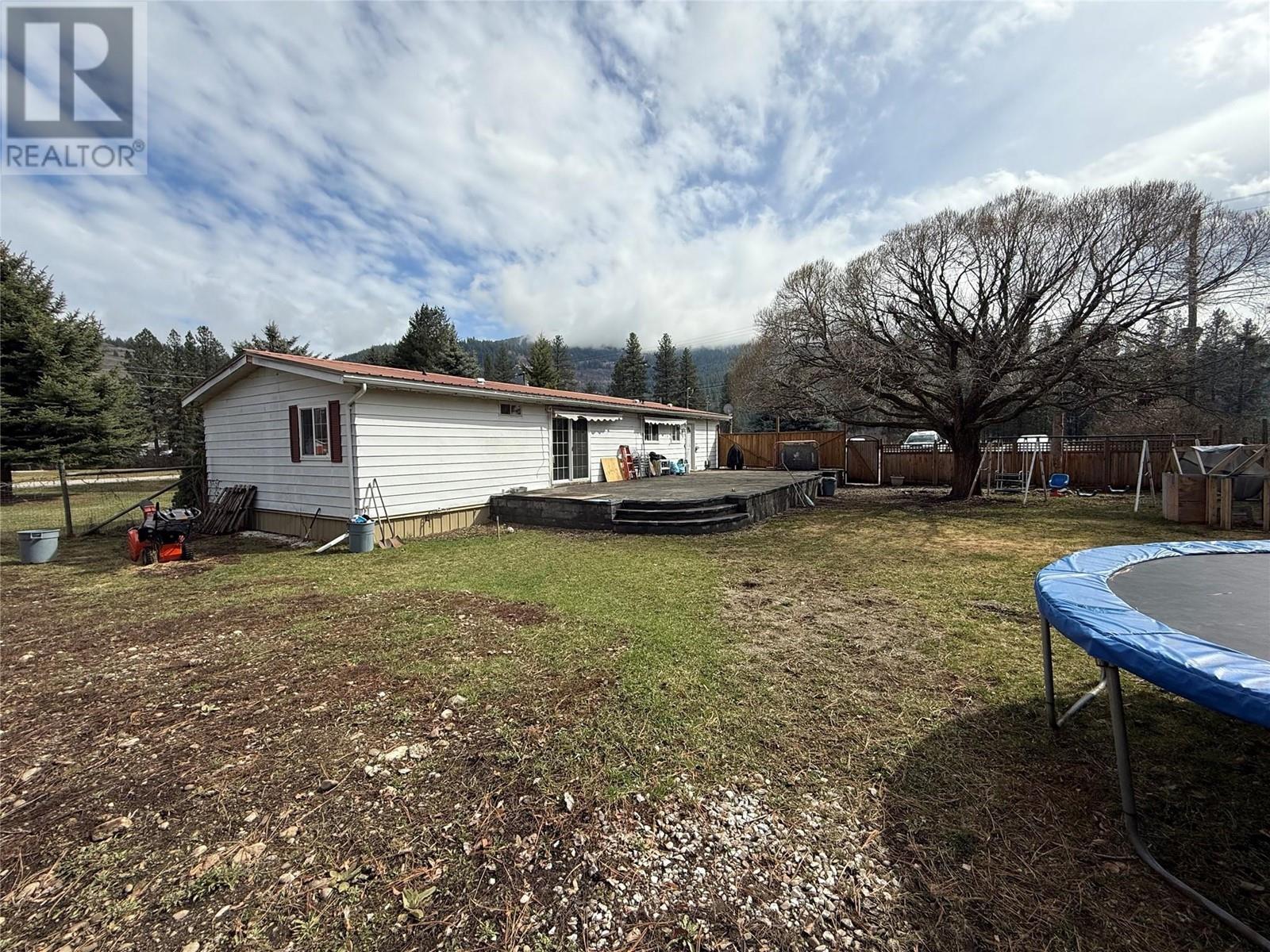 4935 Riverside Avenue, grand forks, British Columbia