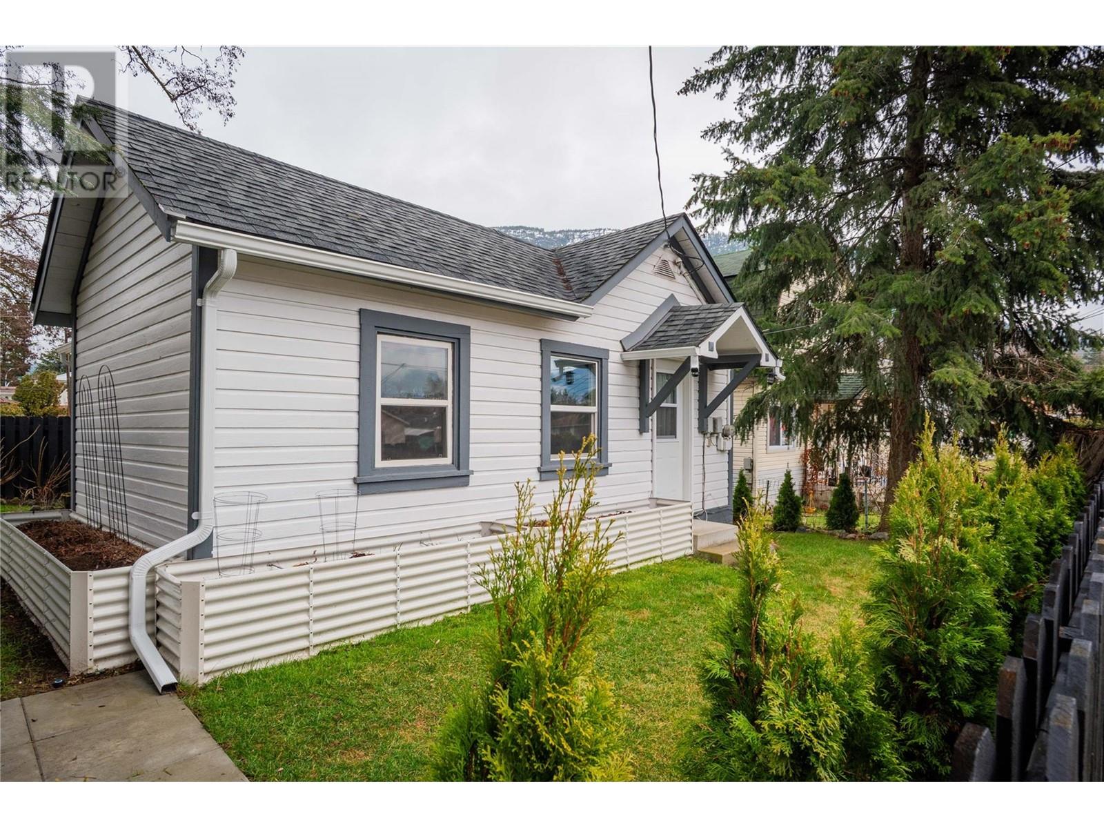 151 CRESCENT Street, castlegar, British Columbia