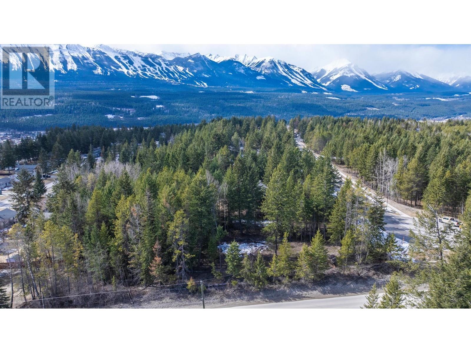 1400 Pine Drive, golden, British Columbia