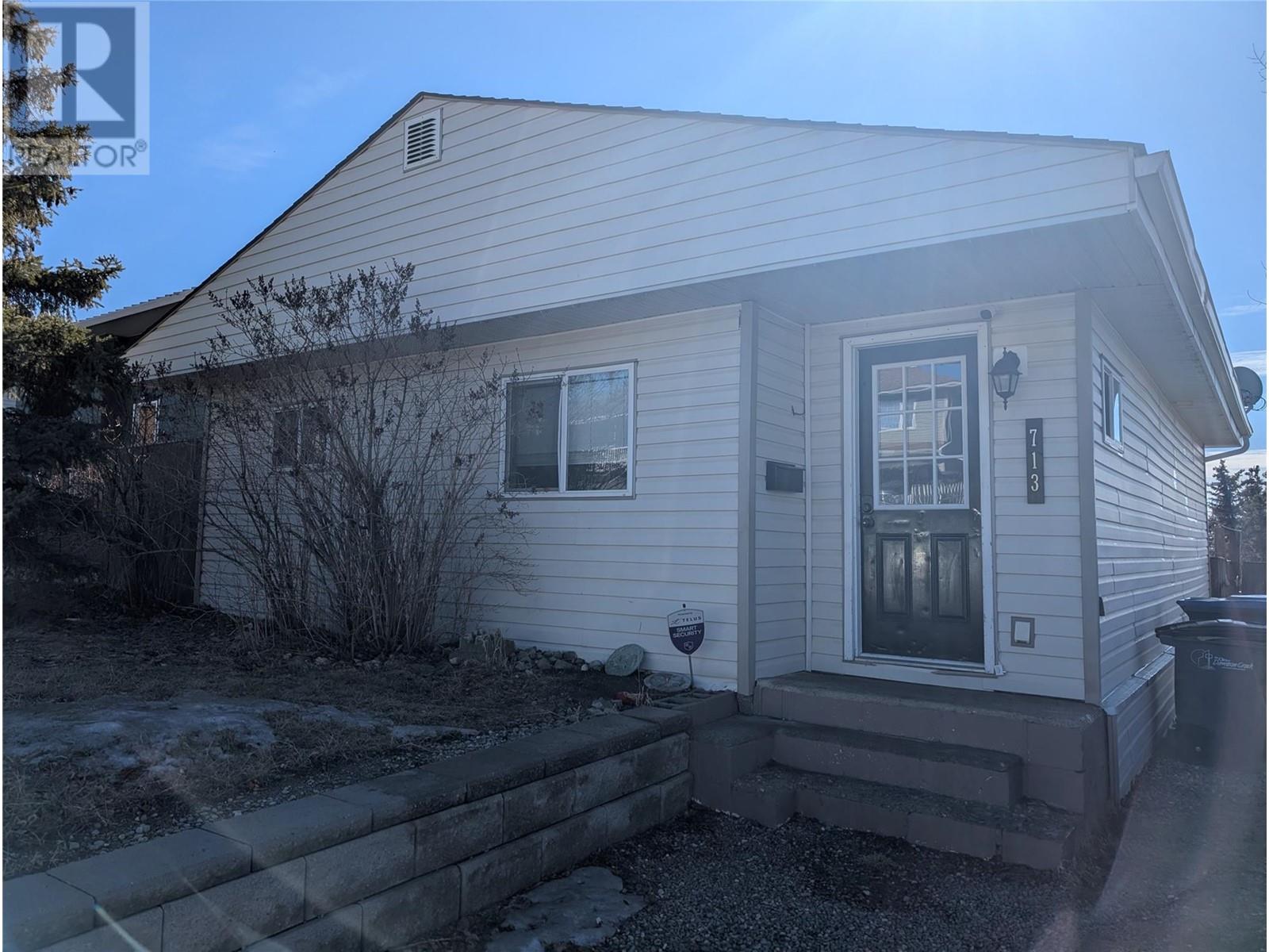 713 99 Avenue, dawson creek, British Columbia