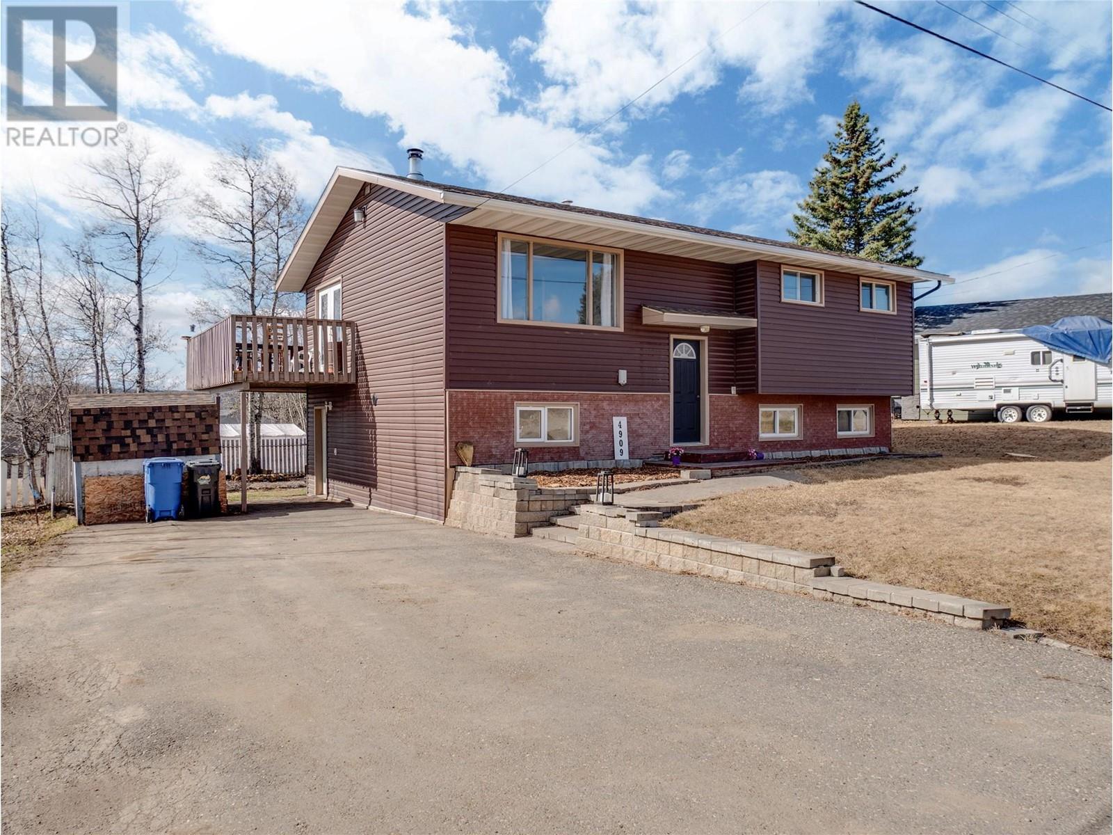 4909 55 Avenue, pouce coupe, British Columbia