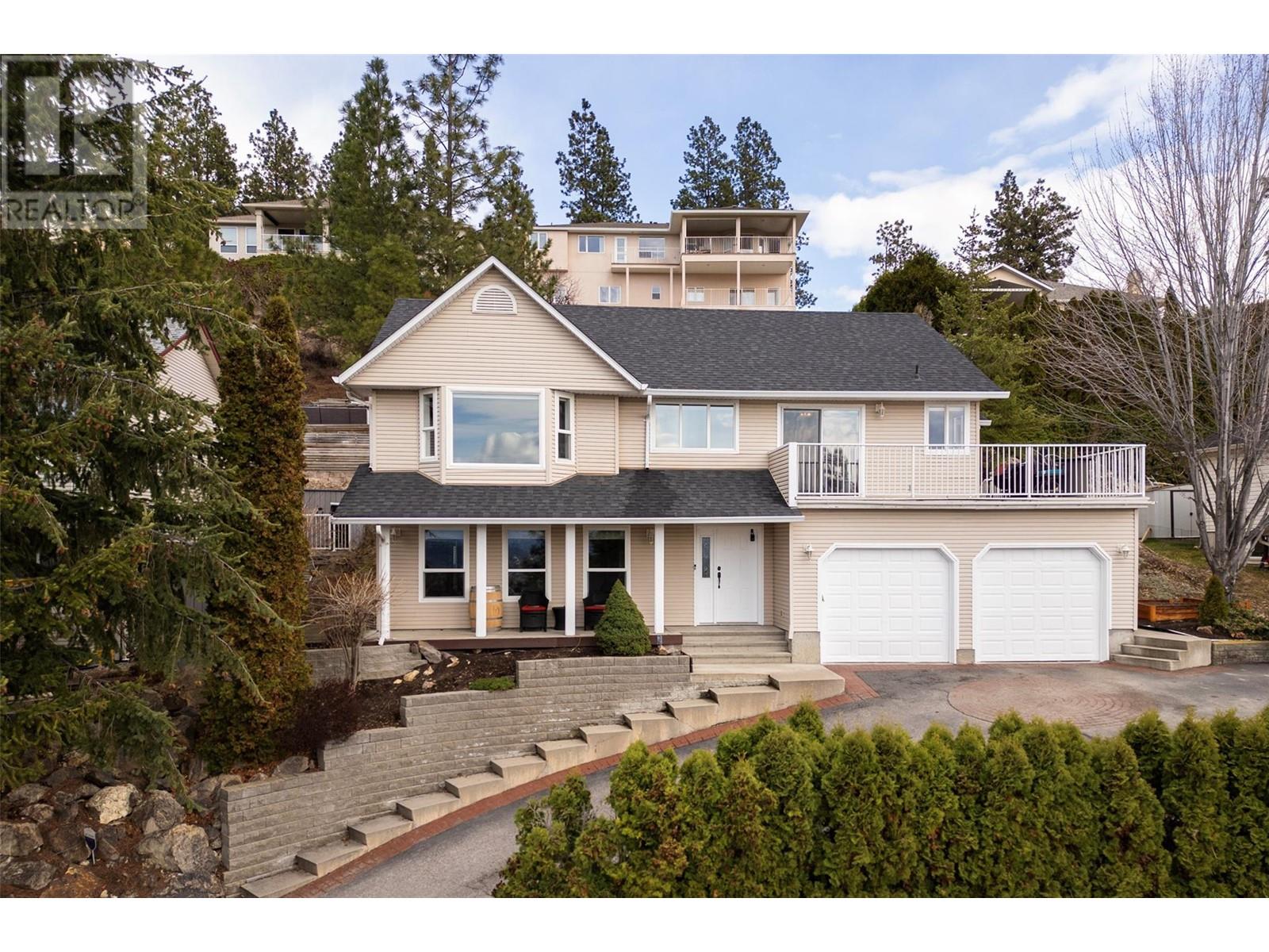 1129 James Hockey Place, kelowna, British Columbia