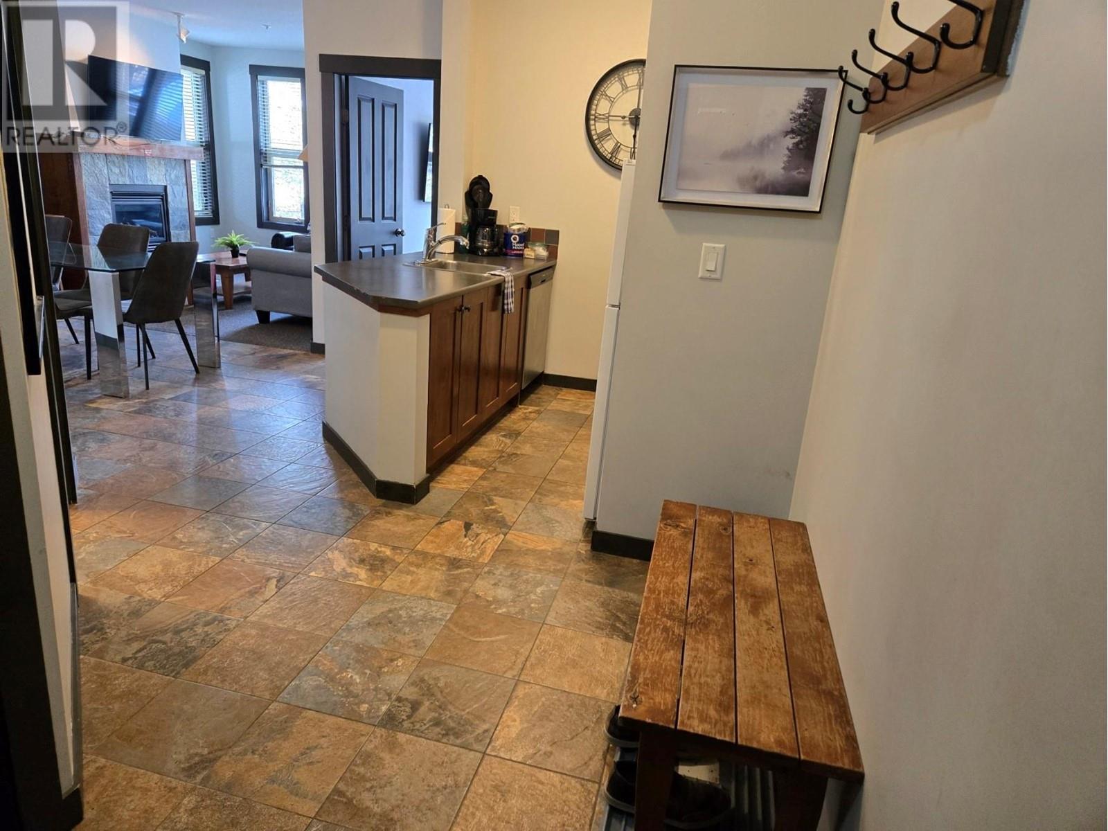 2070 SUMMIT Drive Unit# 201A, panorama, British Columbia