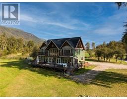 2388 Lawrence Road, lumby, British Columbia