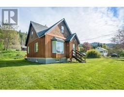 3289 Broadwater Road, robson, British Columbia