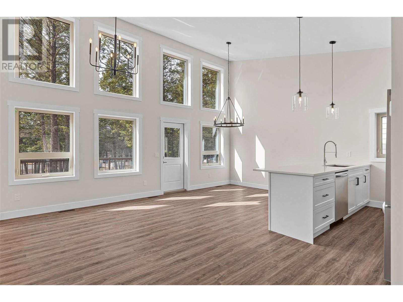 1144 Swansea Crescent, windermere, British Columbia