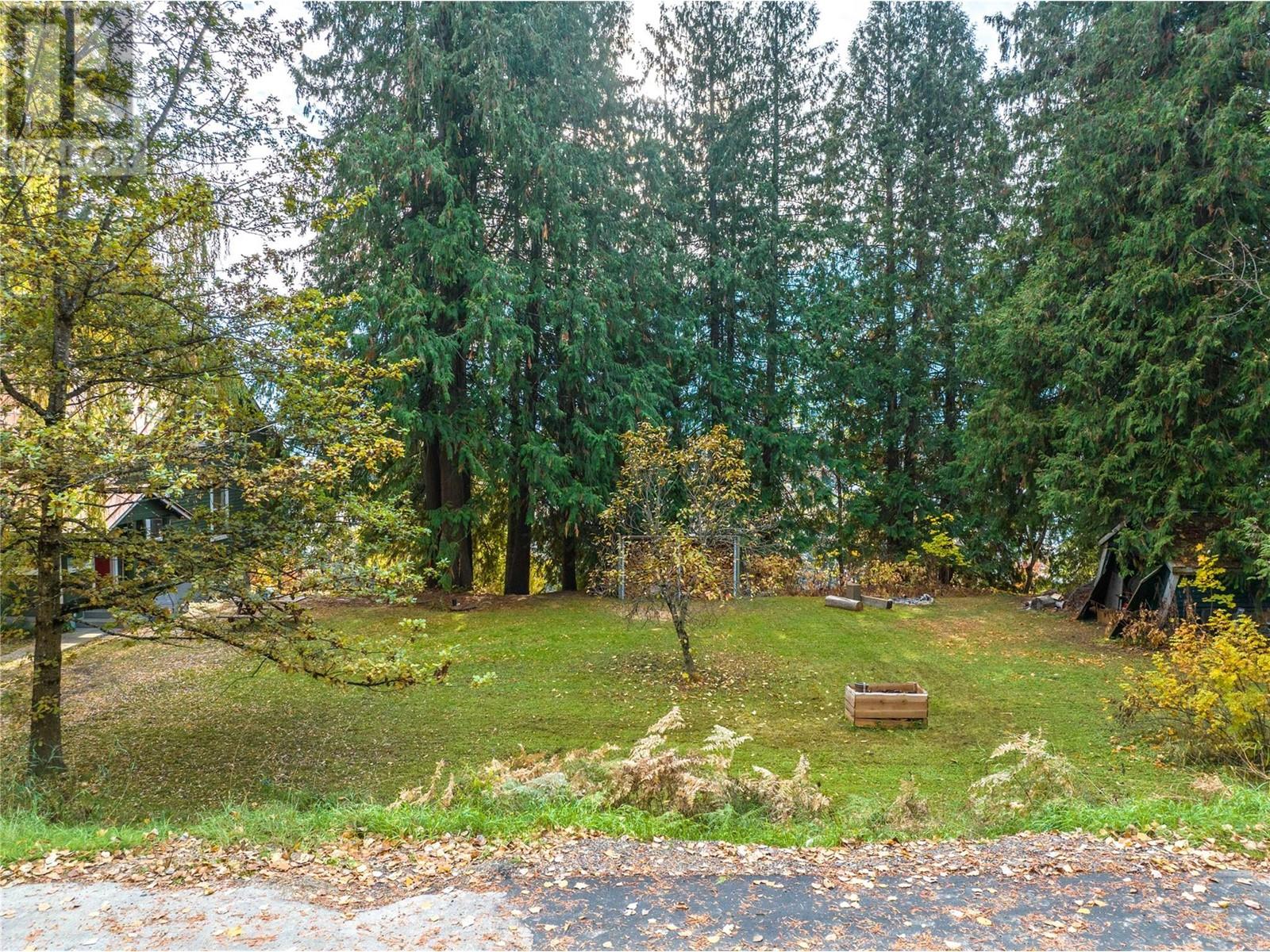 125 Maple Street, revelstoke, British Columbia