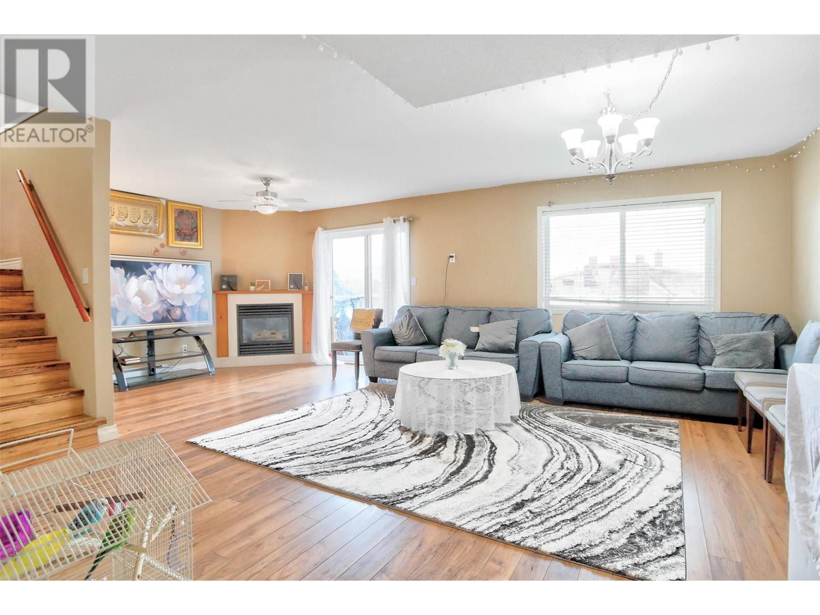 95 ECKHARDT Avenue Unit# 203, penticton, British Columbia