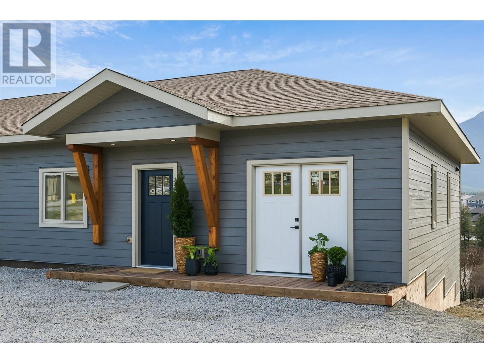 725 10 Avenue Unit# 3, invermere, British Columbia