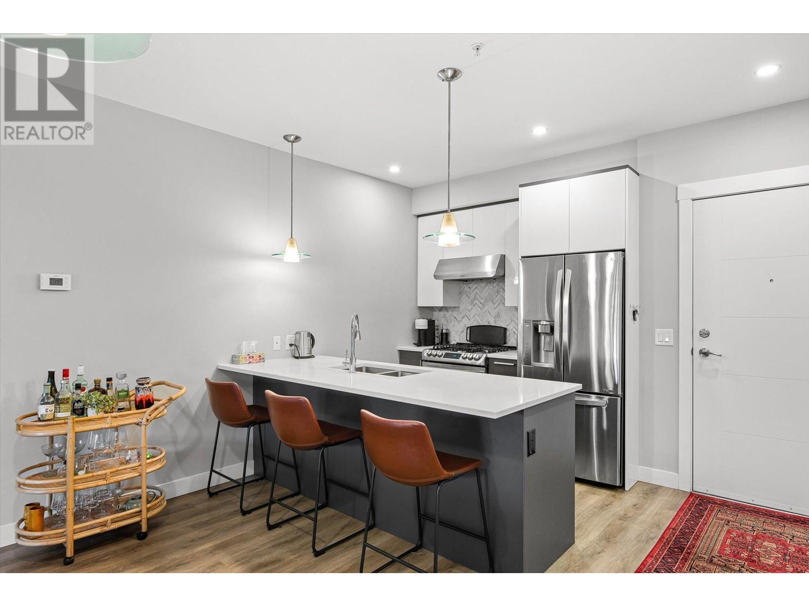 1883 Water Street Unit# 105, kelowna, British Columbia