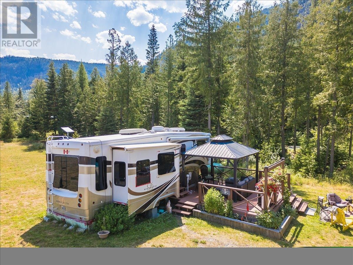 1025 ALEXANDER GRAVEL PIT Road, cooper creek, British Columbia